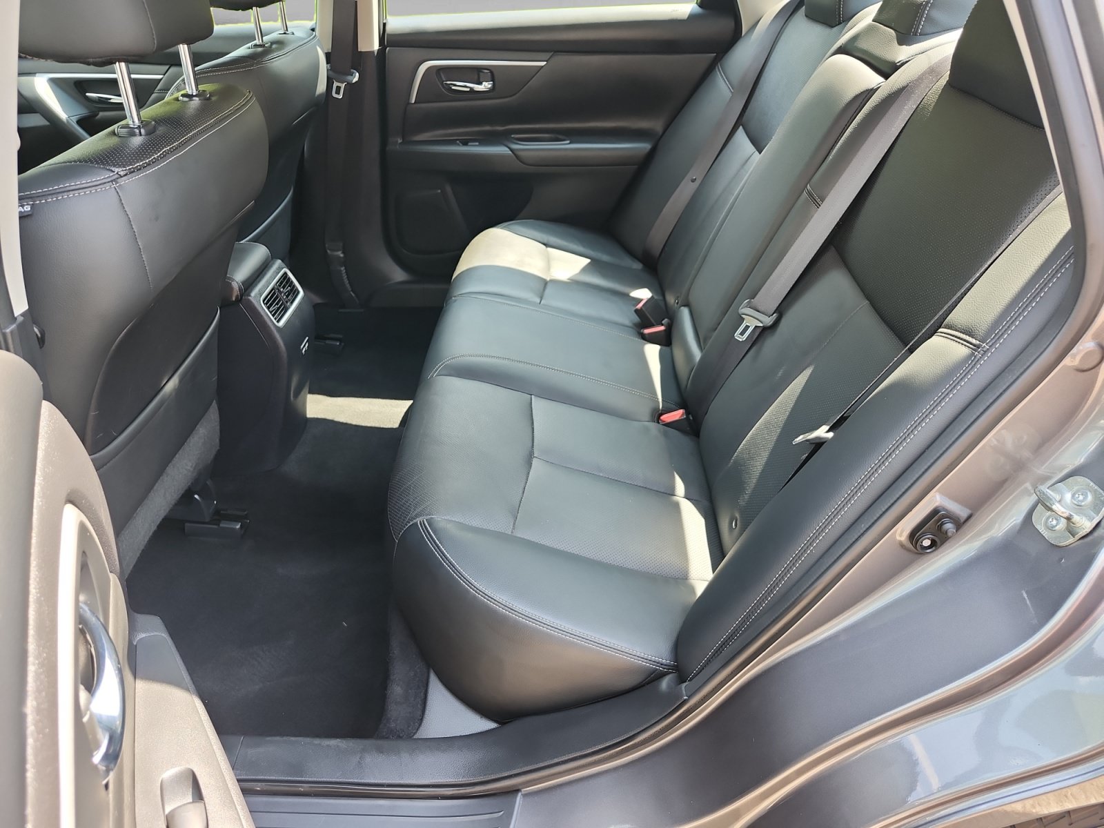Used 2017 Nissan Altima 3.5 SL w/ 3.5 Technology Package FWD image 14