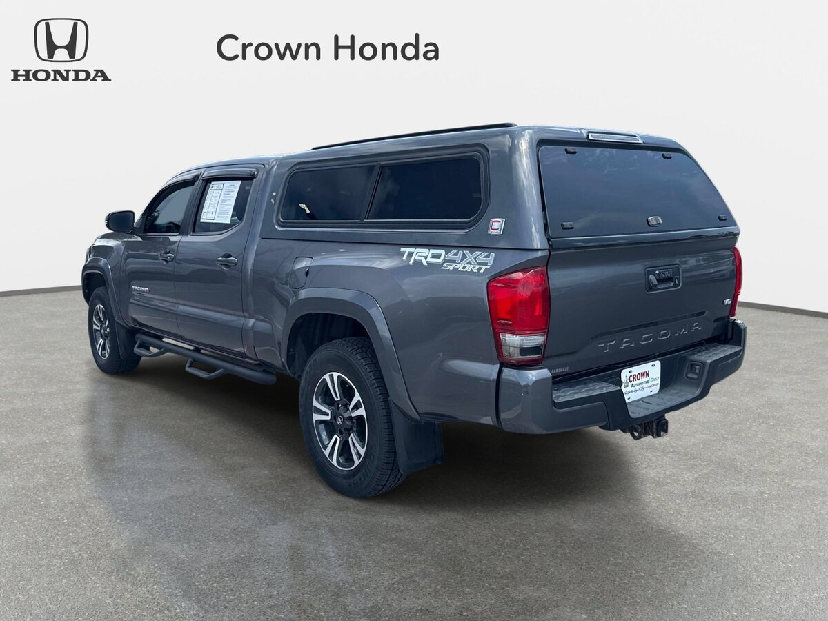 Used 2017 Toyota Tacoma TRD Sport w/ Tow Package AWD/4WD image 3