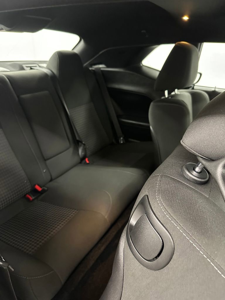 Used 2018 Dodge Challenger R/T Scat Pack w/ Dynamics Package RWD image 29