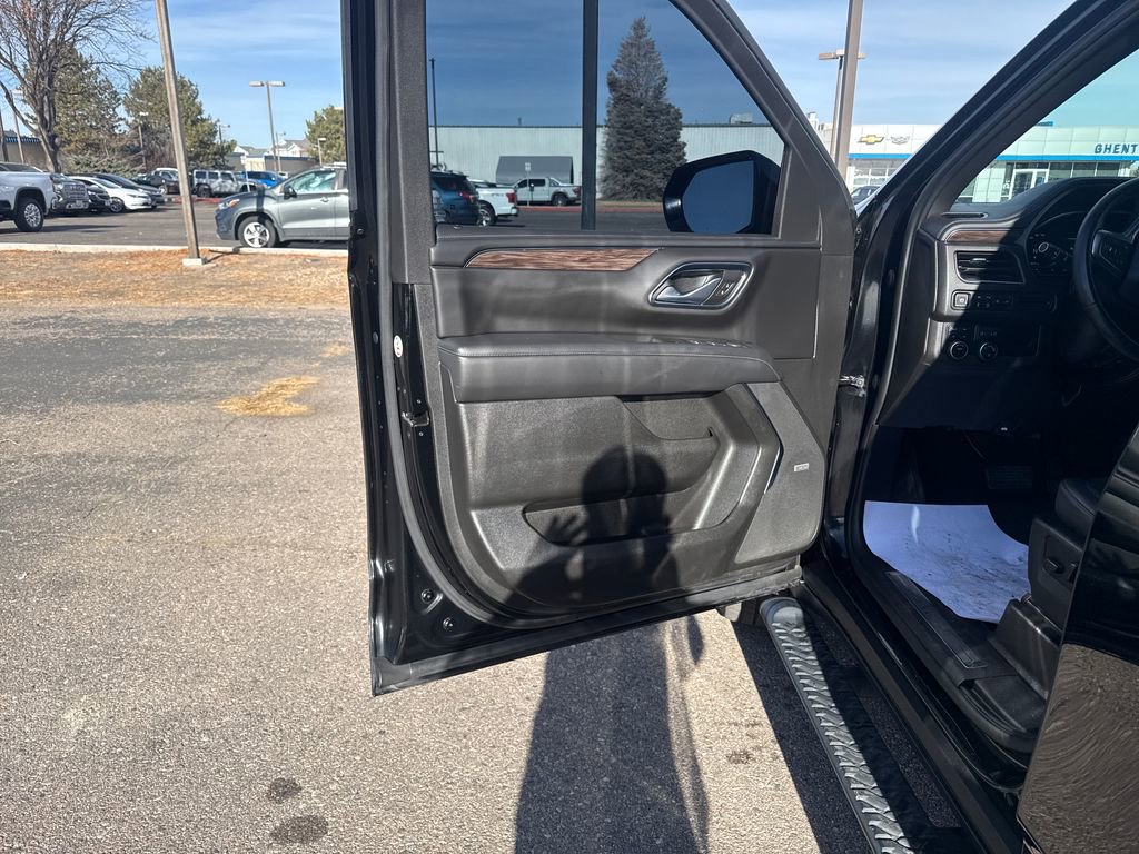 Used 2022 Chevrolet Suburban Z71 image 10