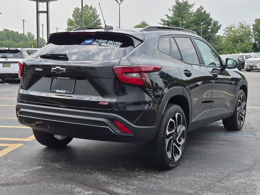 Used 2025 Chevrolet Trax RS w/ Driver Confidence Package FWD image 3