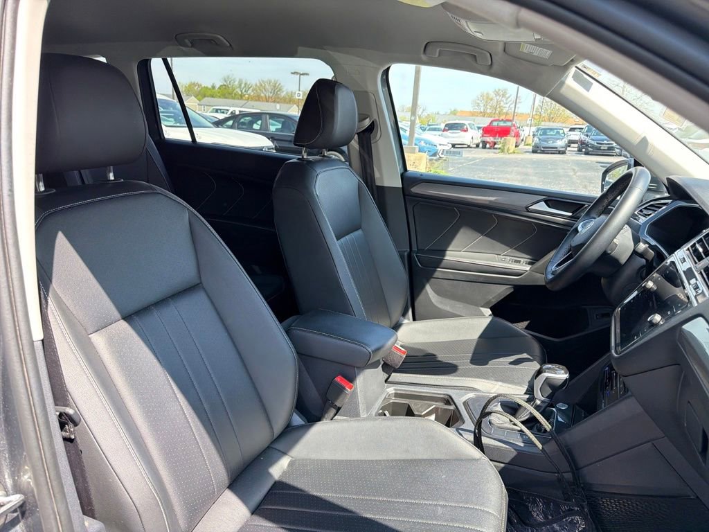Used 2024 Volkswagen Tiguan SE FWD image 38