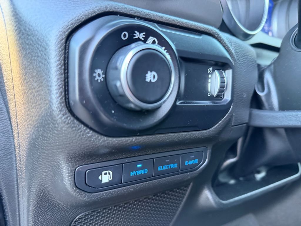 Used 2023 Jeep Wrangler Unlimited w/ Cold Weather Group AWD/4WD image 33