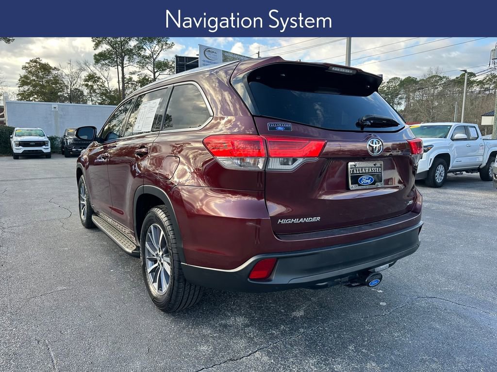 Used 2018 Toyota Highlander XLE image 3