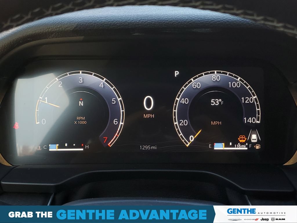 Used 2024 Jeep Grand Cherokee L Altitude AWD/4WD image 13