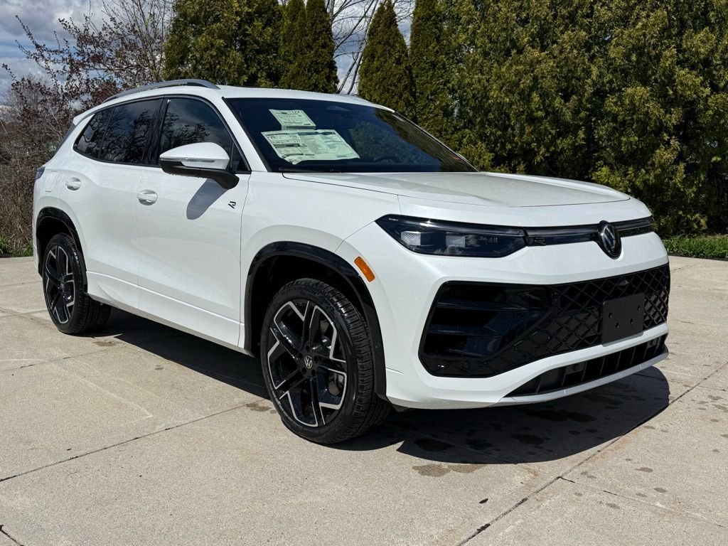 New 2026 Volkswagen Tiguan SEL R-Line AWD/4WD image 1