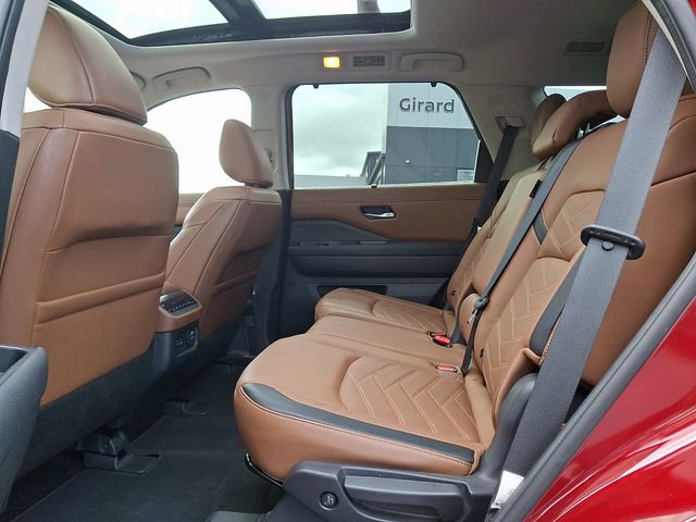 Used 2022 Nissan Pathfinder Platinum w/ Cargo Package AWD/4WD image 11