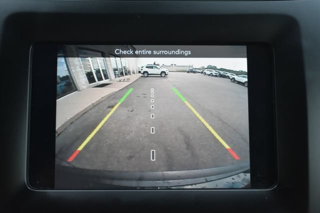 Used 2021 Jeep Cherokee Latitude Plus AWD/4WD image 29