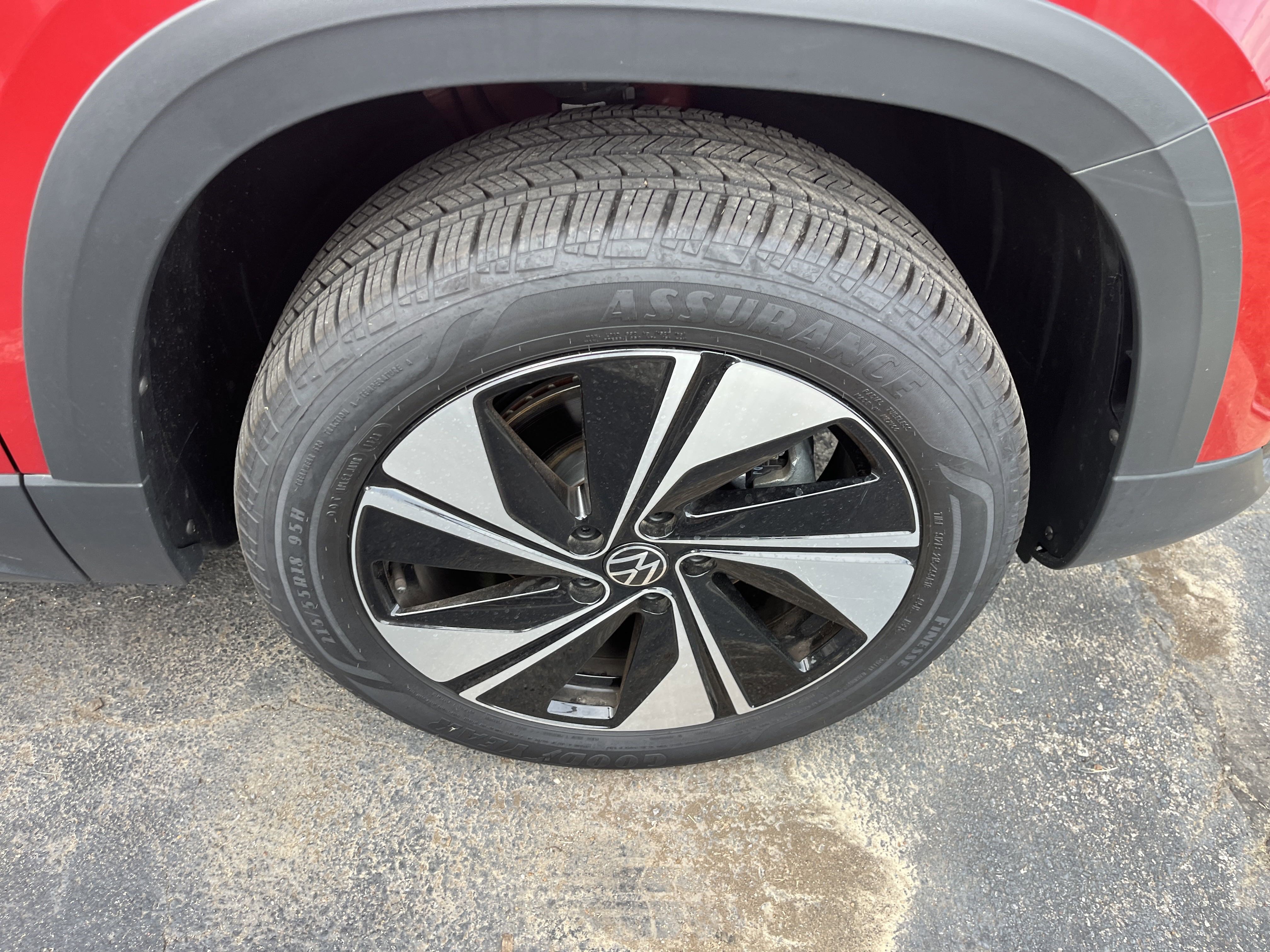 Used 2024 Volkswagen Taos SE image 15