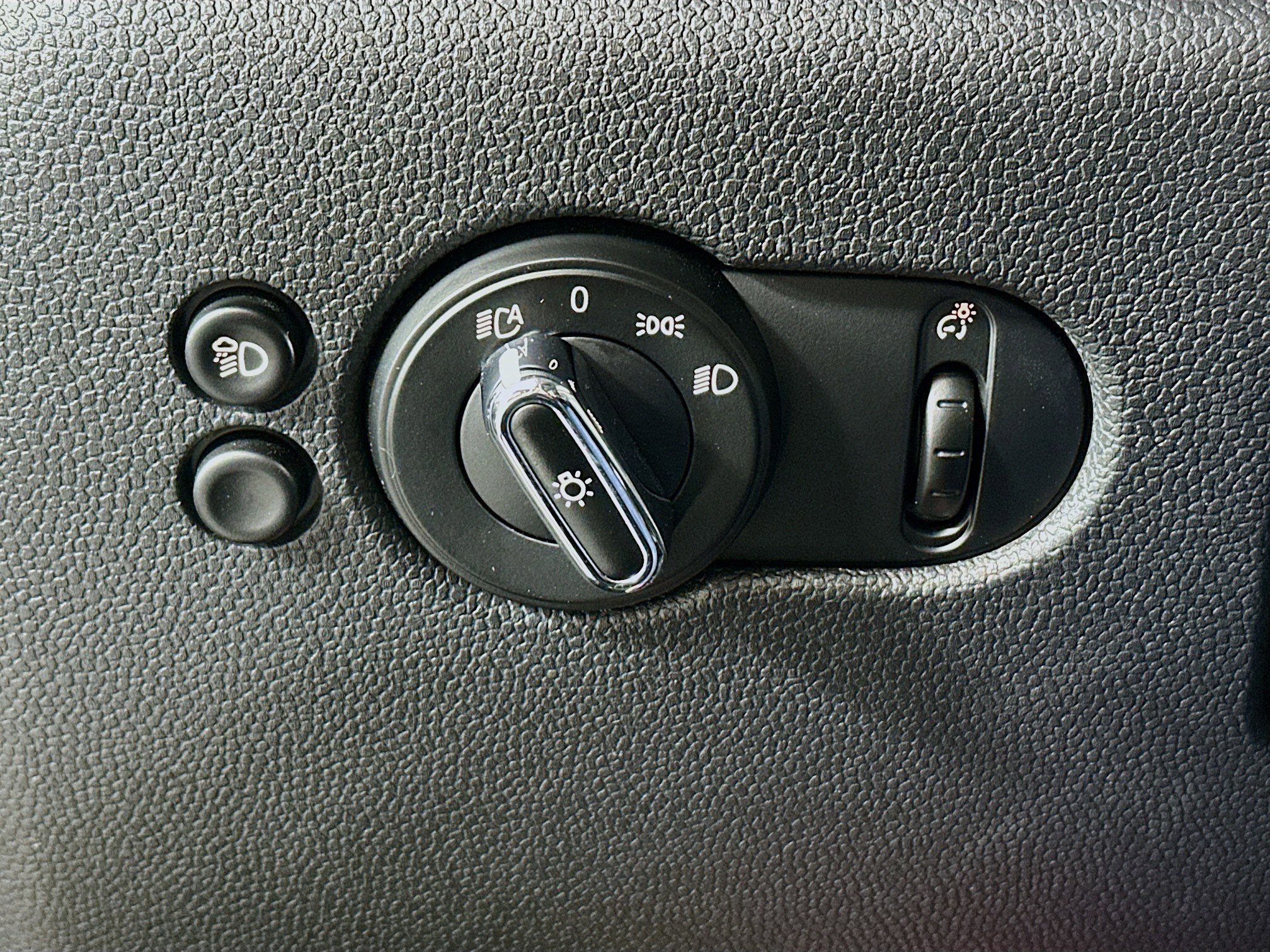 Used 2022 MINI Cooper SE image 16