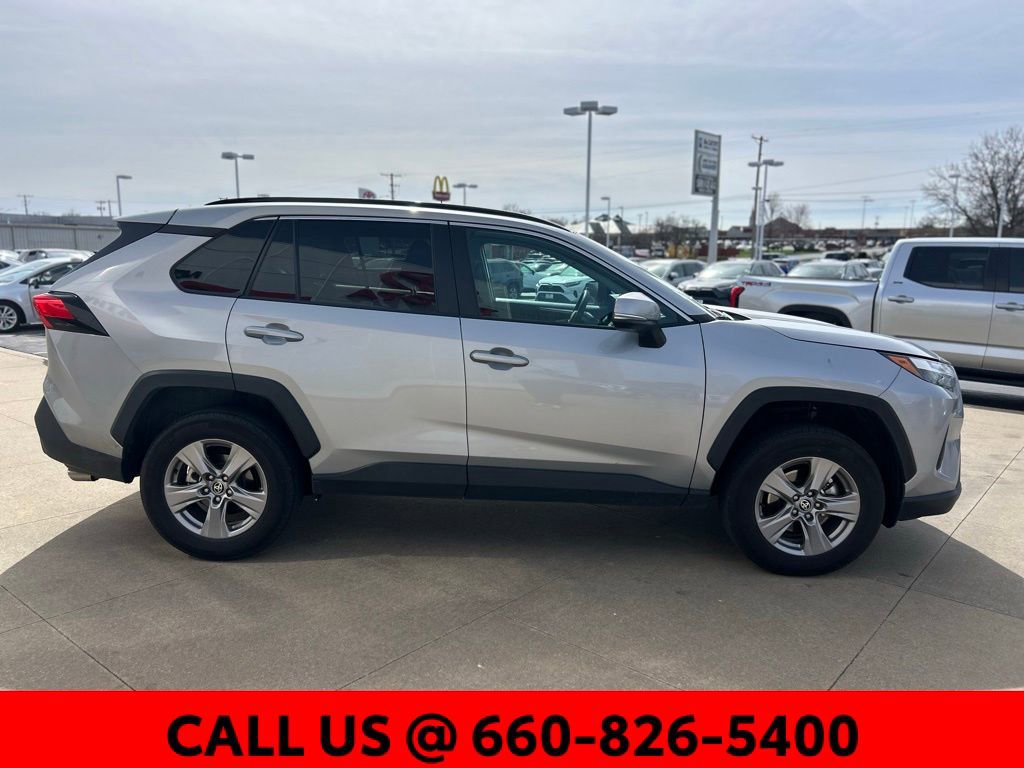 Used 2025 Toyota RAV4 XLE AWD/4WD image 3