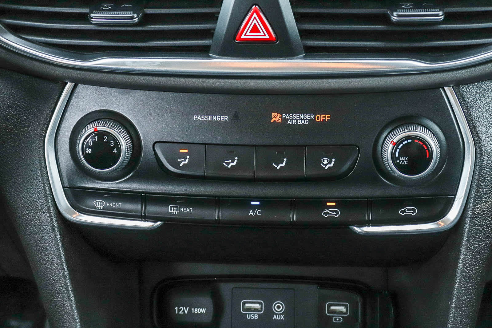 Used 2019 Hyundai Santa Fe SE AWD/4WD image 19