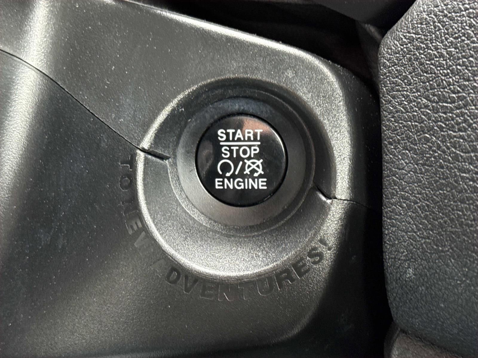 Used 2018 Jeep Renegade Latitude w/ Cold Weather Group AWD/4WD image 20