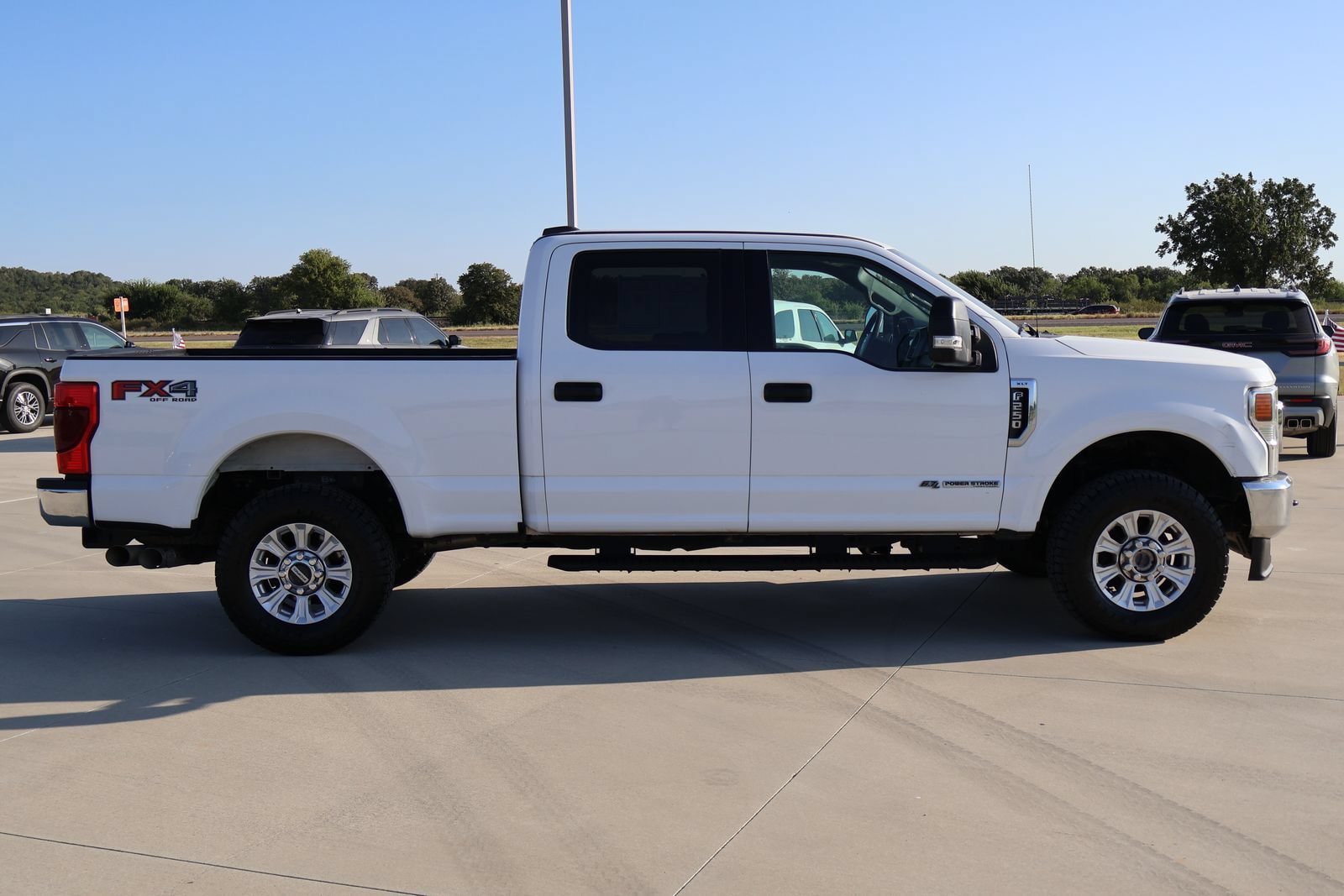 Used 2020 Ford F250 XLT w/ FX4 Off-Road Package AWD/4WD image 8
