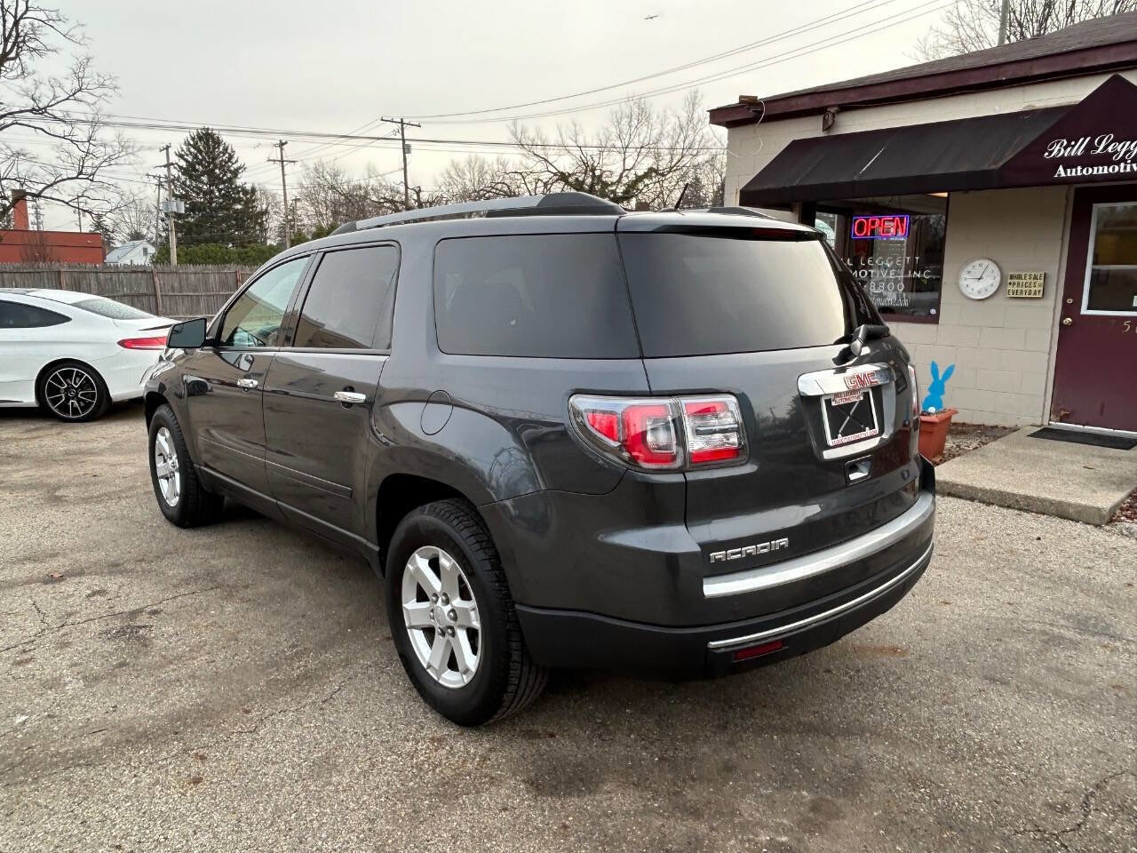 Used 2013 GMC Acadia SLE image 11