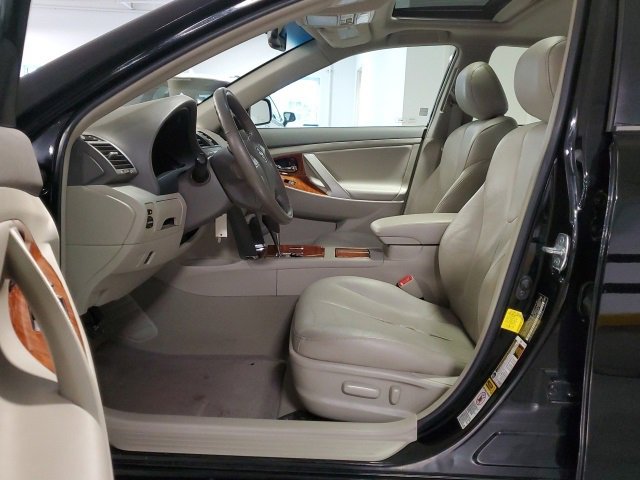 Used 2011 Toyota Camry XLE w/ SE/XLE Extra-Value Pkg image 12