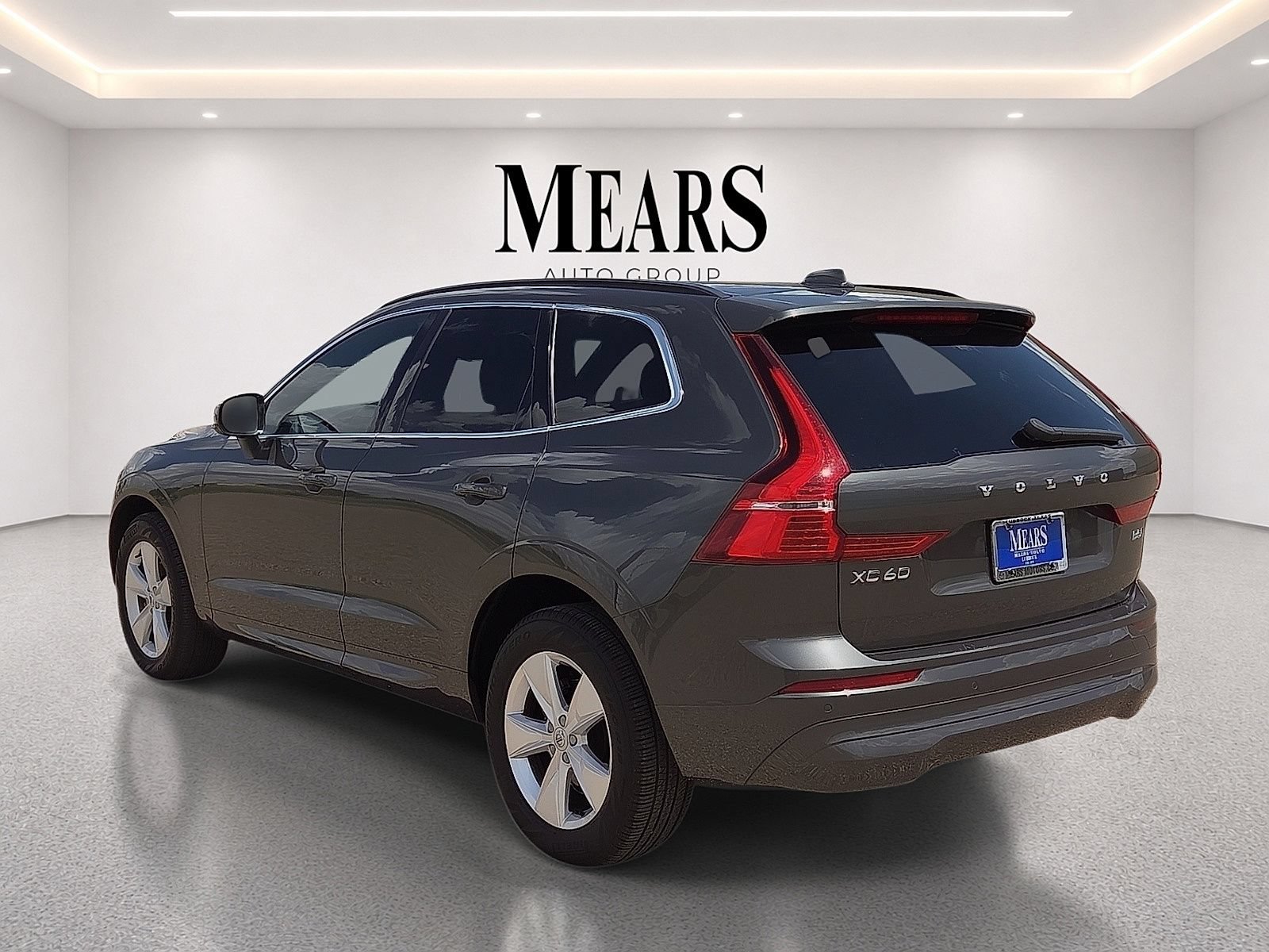 Used 2022 Volvo XC60 B5 Momentum AWD/4WD image 4