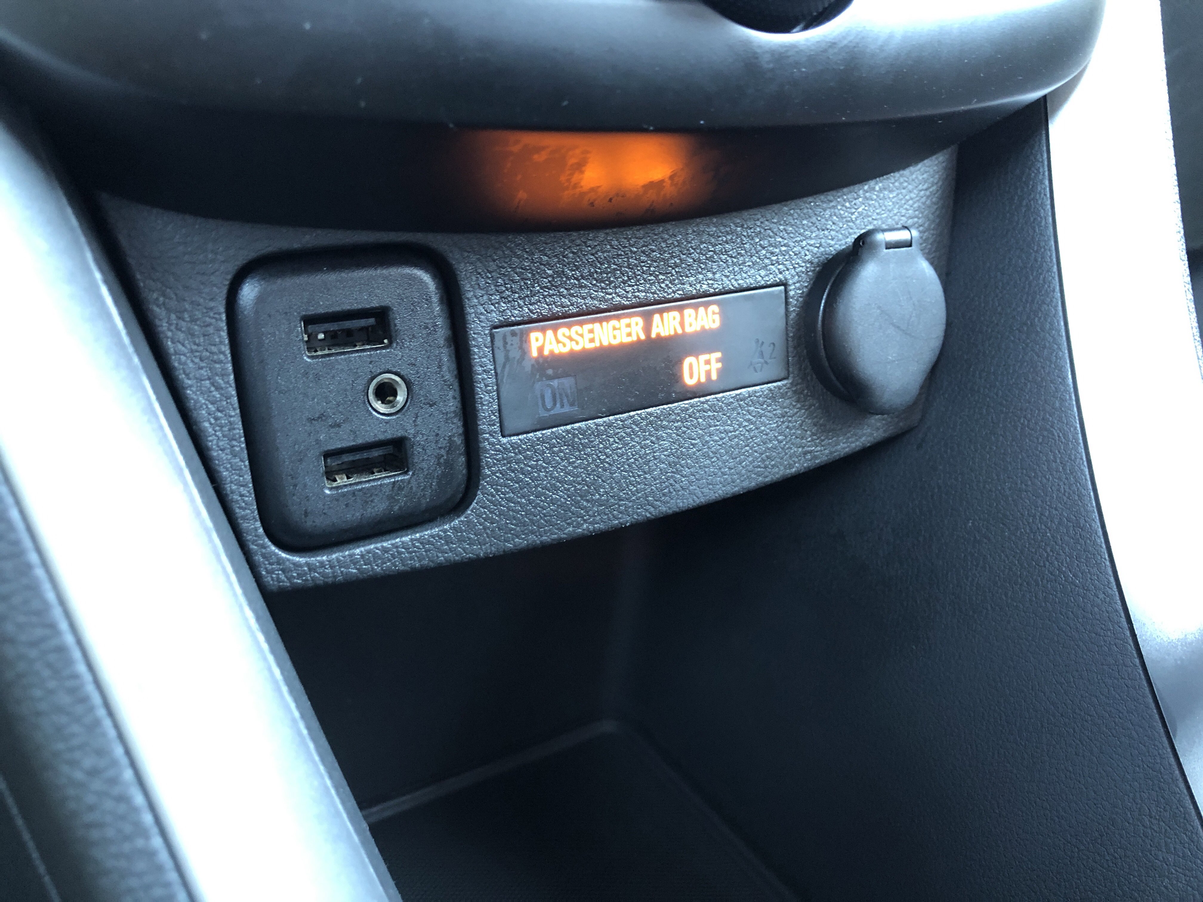 Used 2019 Chevrolet Trax LT w/ LT Convenience Package image 4