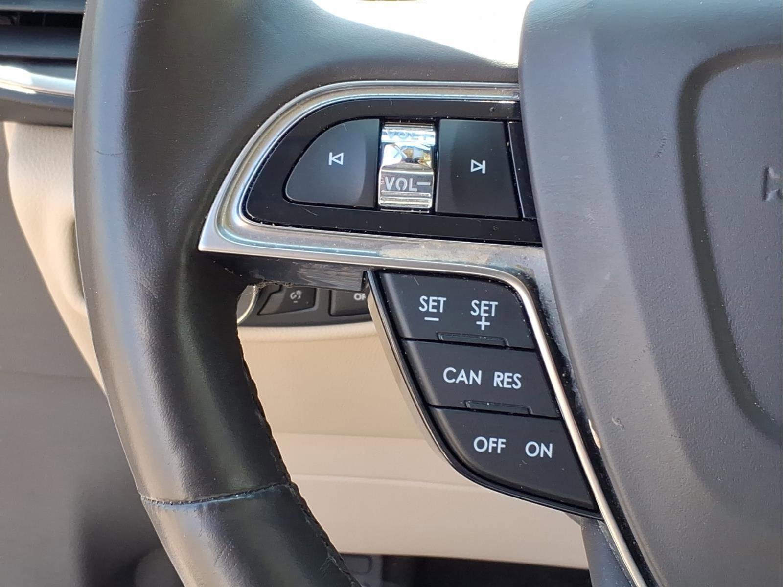 Certified 2020 Lincoln Nautilus Reserve image 12