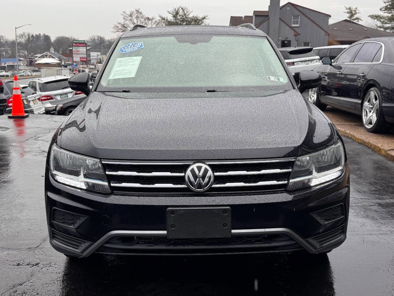 Used 2018 Volkswagen Tiguan SE w/ Panoramic Sunroof Package image 3