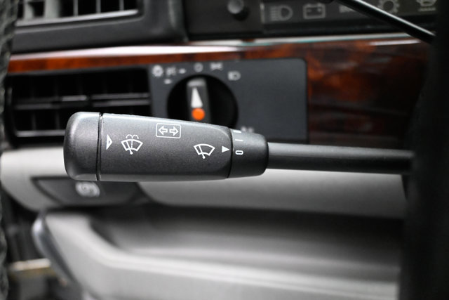 Used 1991 Mercedes-Benz 560 SEL image 66