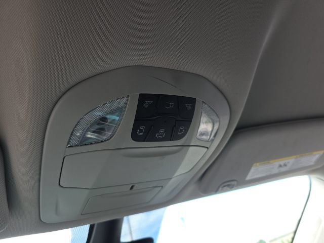 Used 2023 Chrysler Pacifica Touring-L FWD image 29