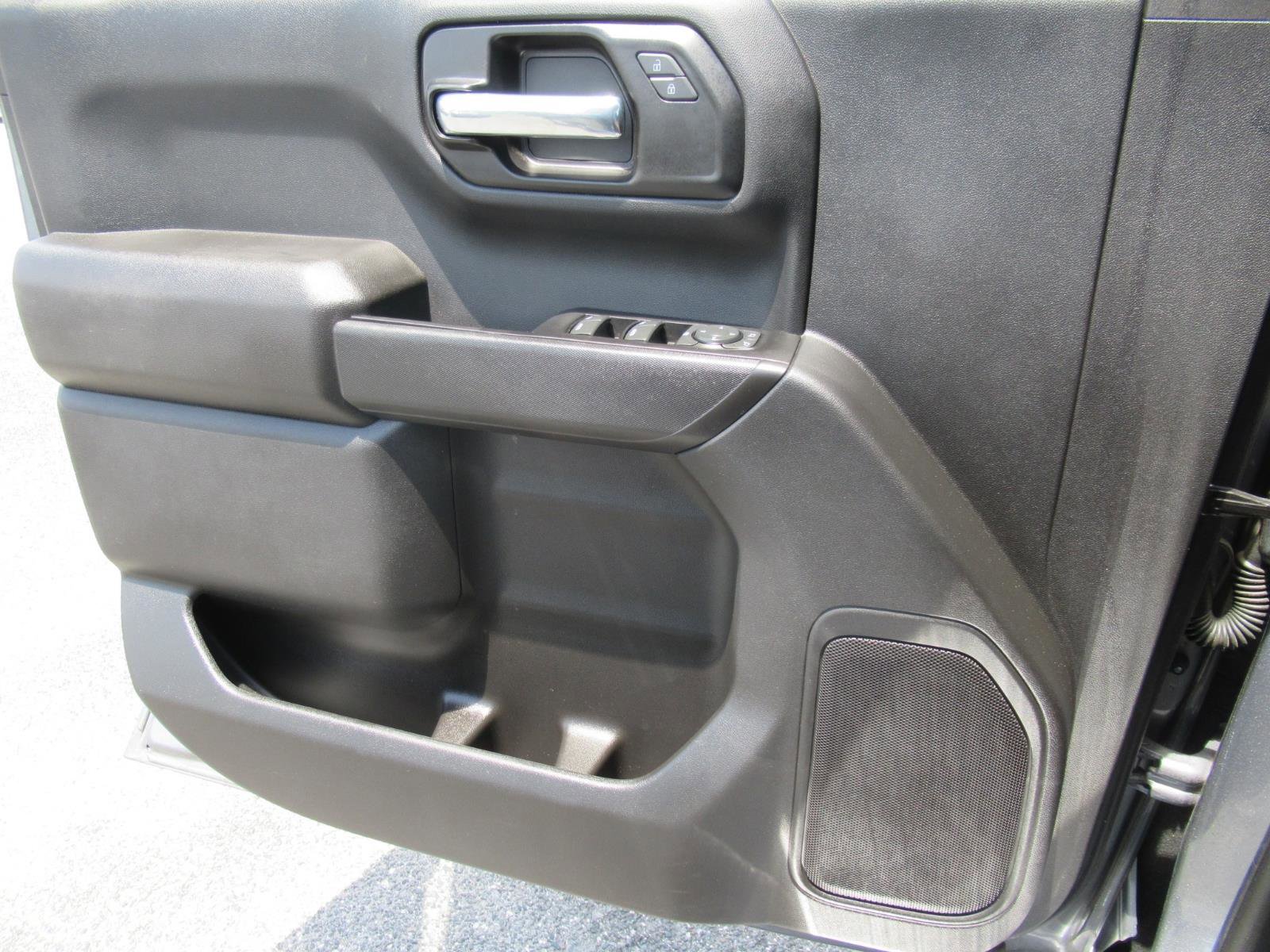 Used 2022 Chevrolet Silverado 1500 Custom w/ Safety Confidence Package RWD image 18