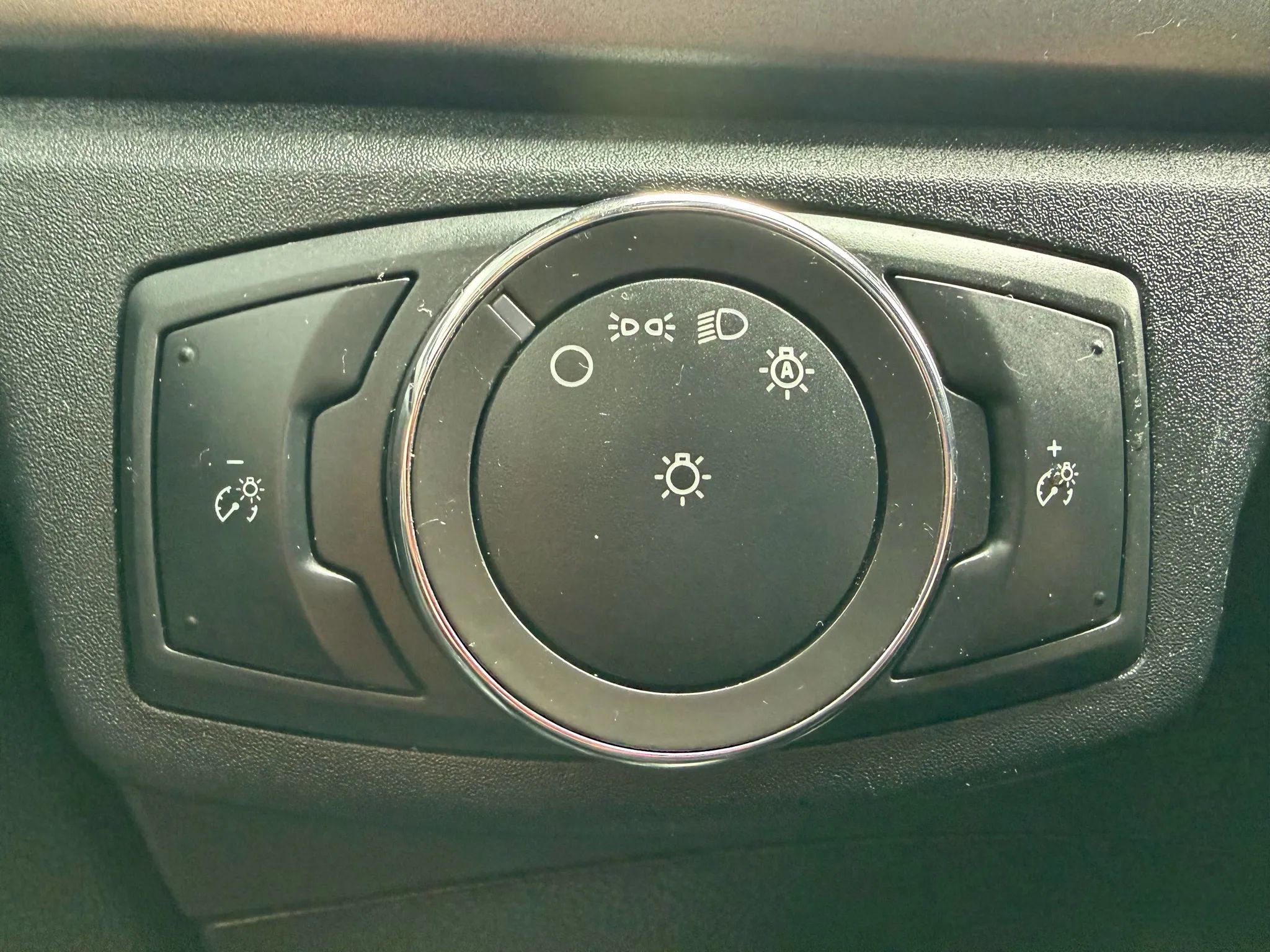 Used 2020 Ford Fusion SE image 20