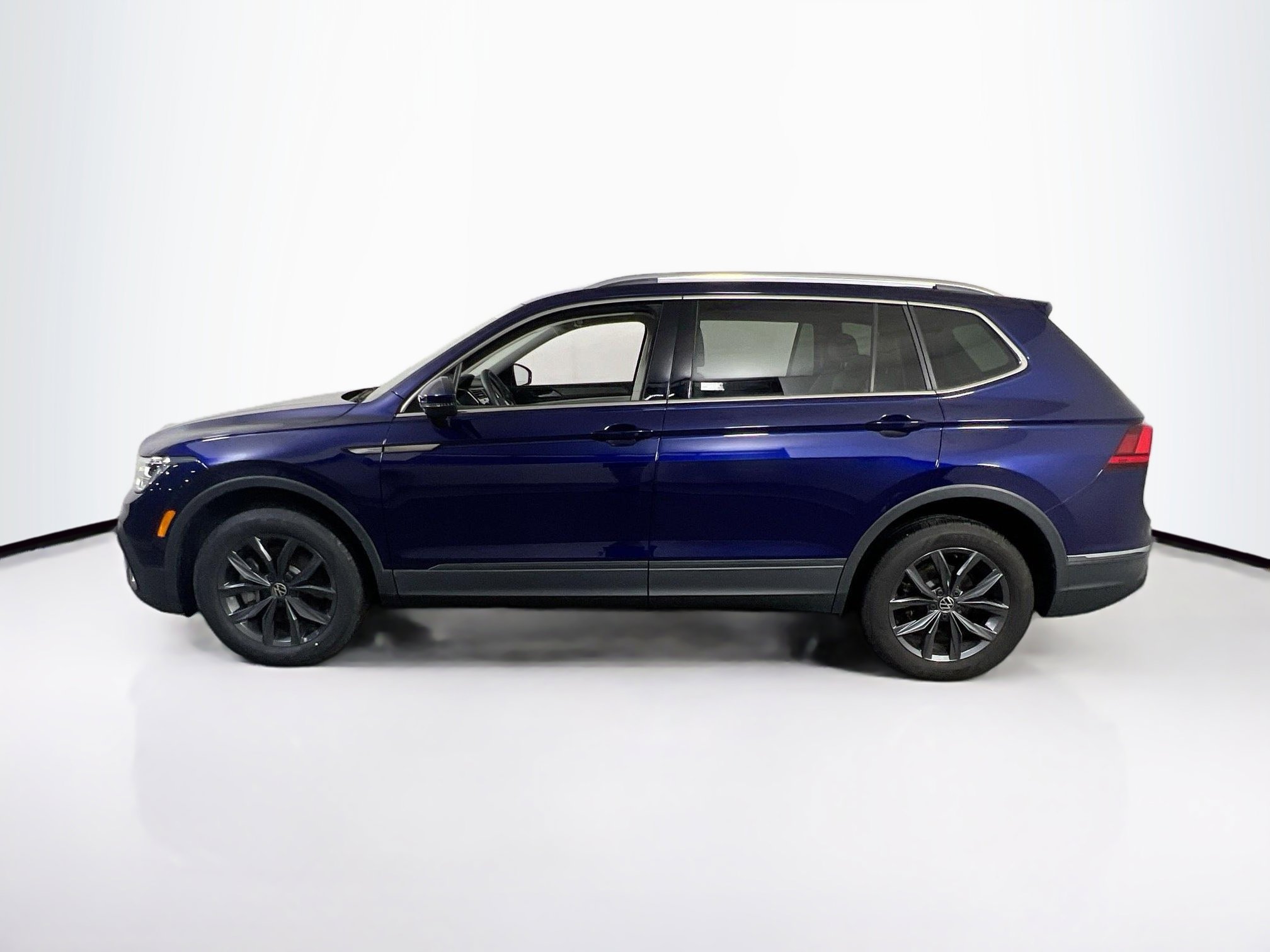Used 2022 Volkswagen Tiguan SE AWD/4WD image 8