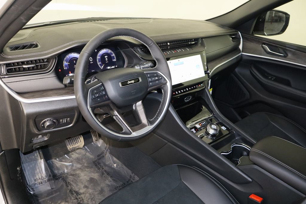 New 2026 Jeep Grand Cherokee Laredo image 28