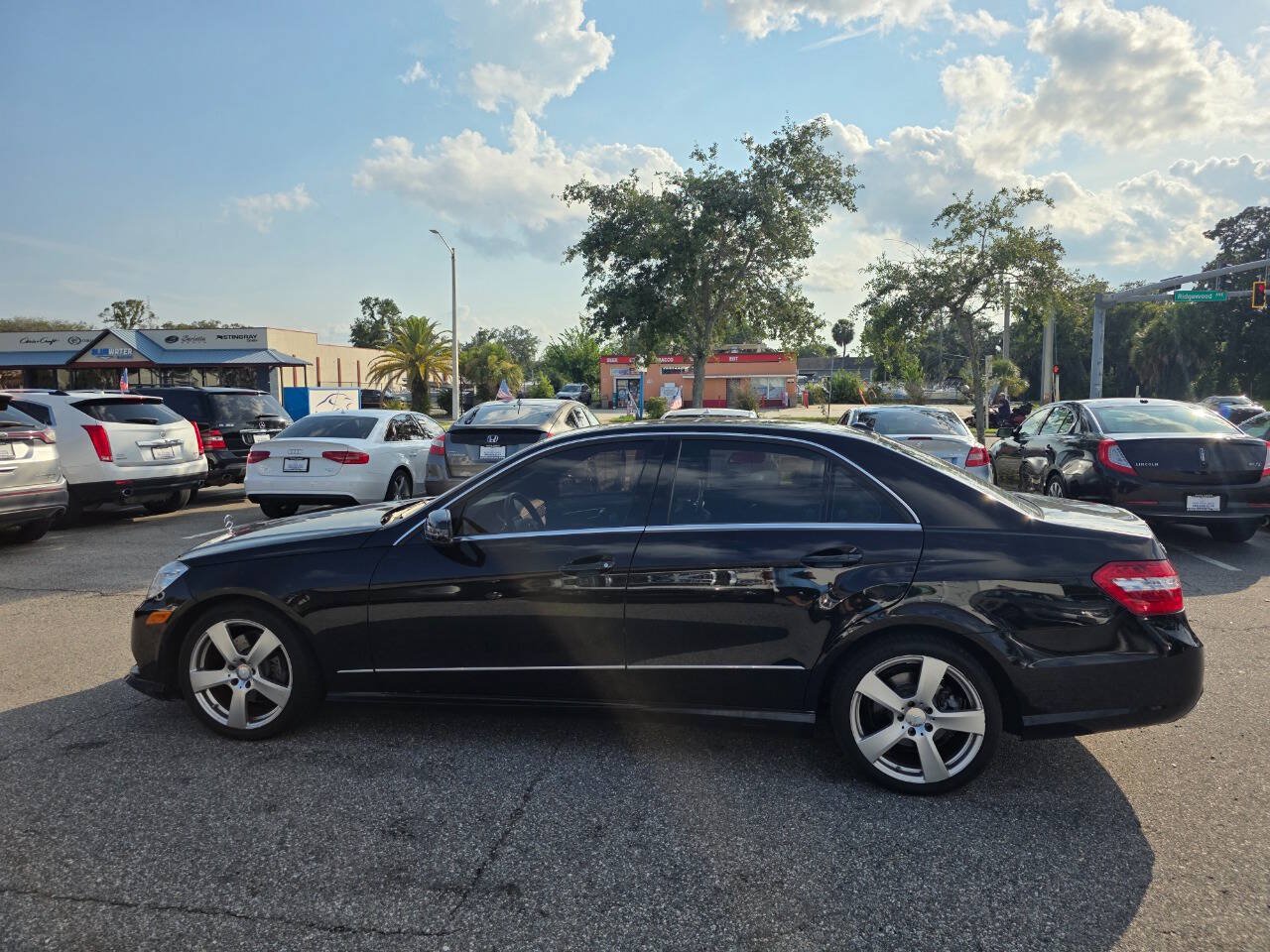 Used 2010 Mercedes-Benz E 350 Sedan image 7