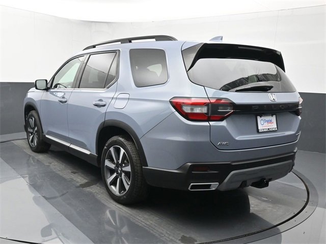 Used 2024 Honda Pilot Touring image 3