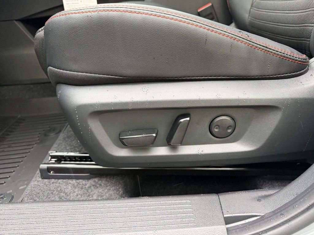 Used 2026 Nissan Rogue SV AWD/4WD image 13