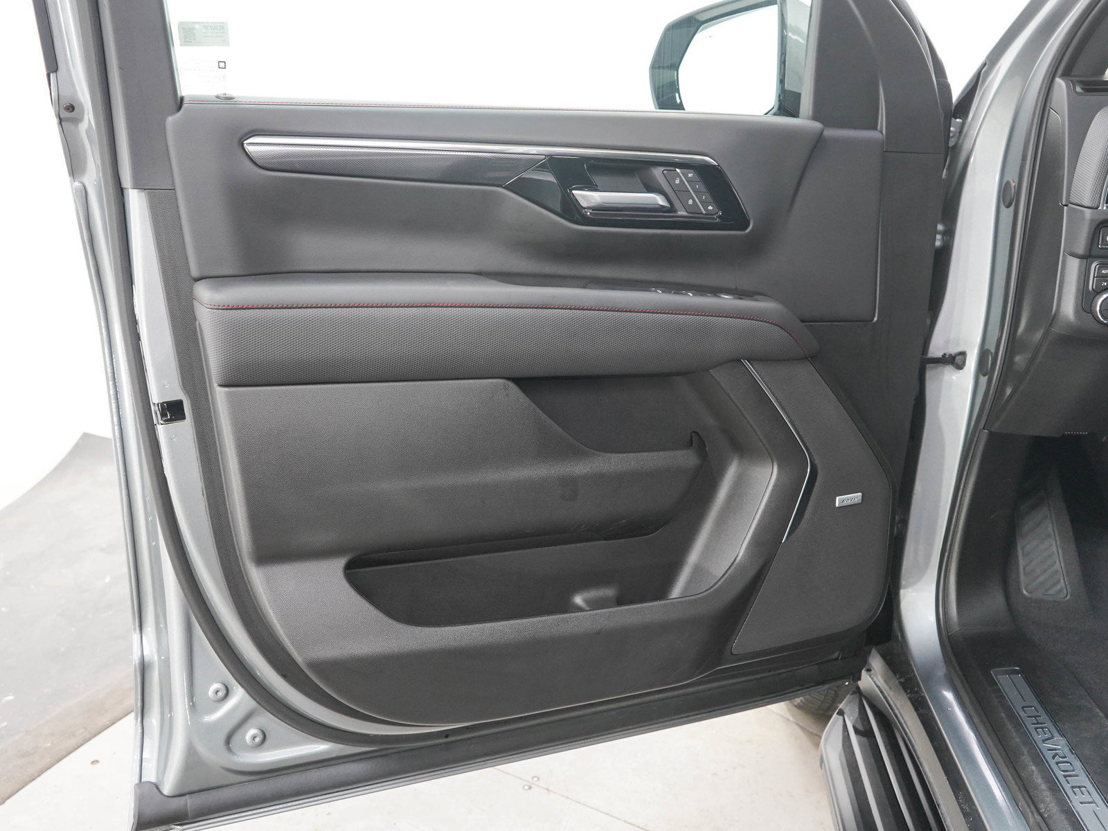 Used 2026 Chevrolet Tahoe RST w/ RST Capability Package AWD/4WD image 19
