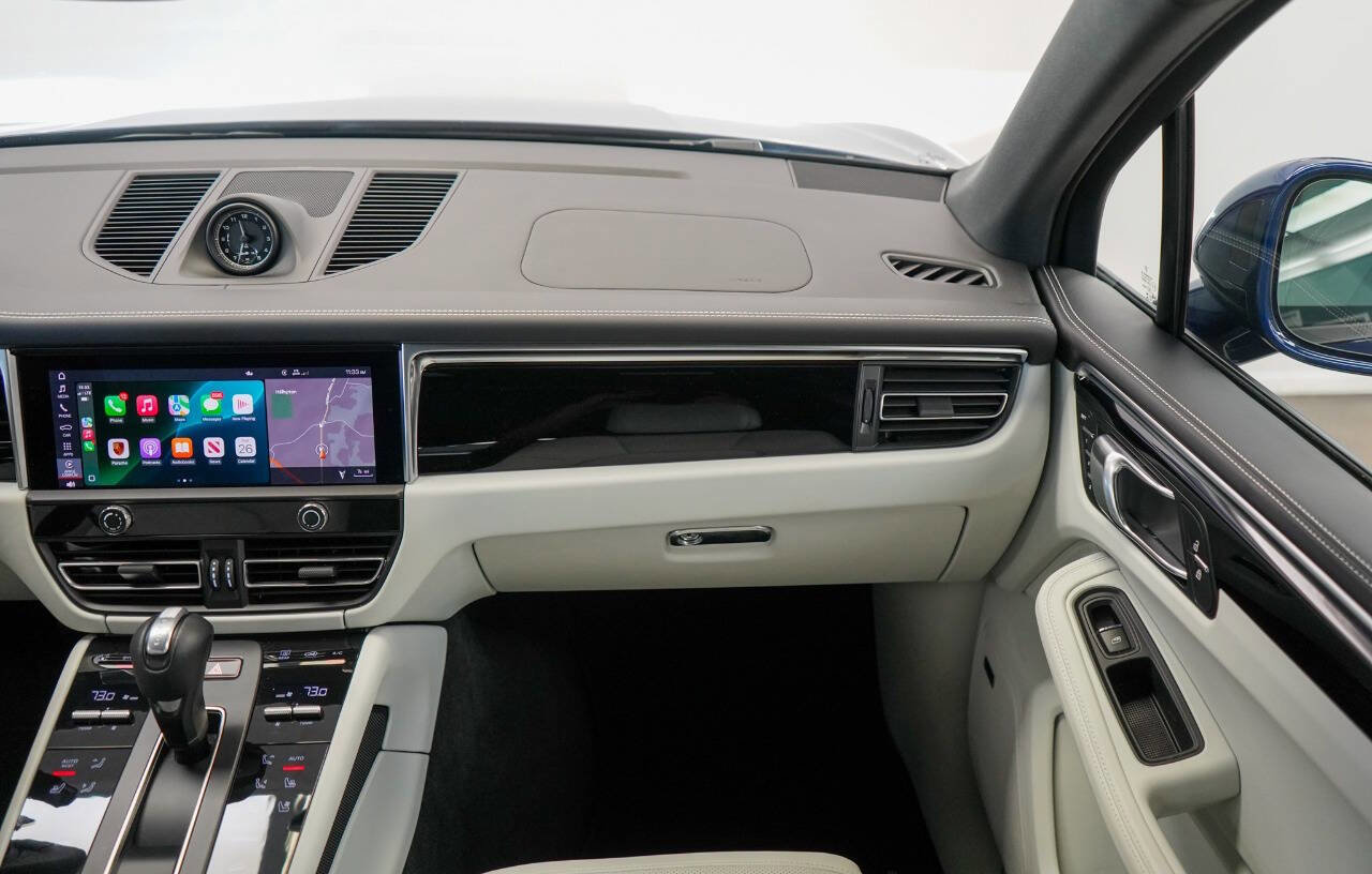Used 2024 Porsche Macan image 41