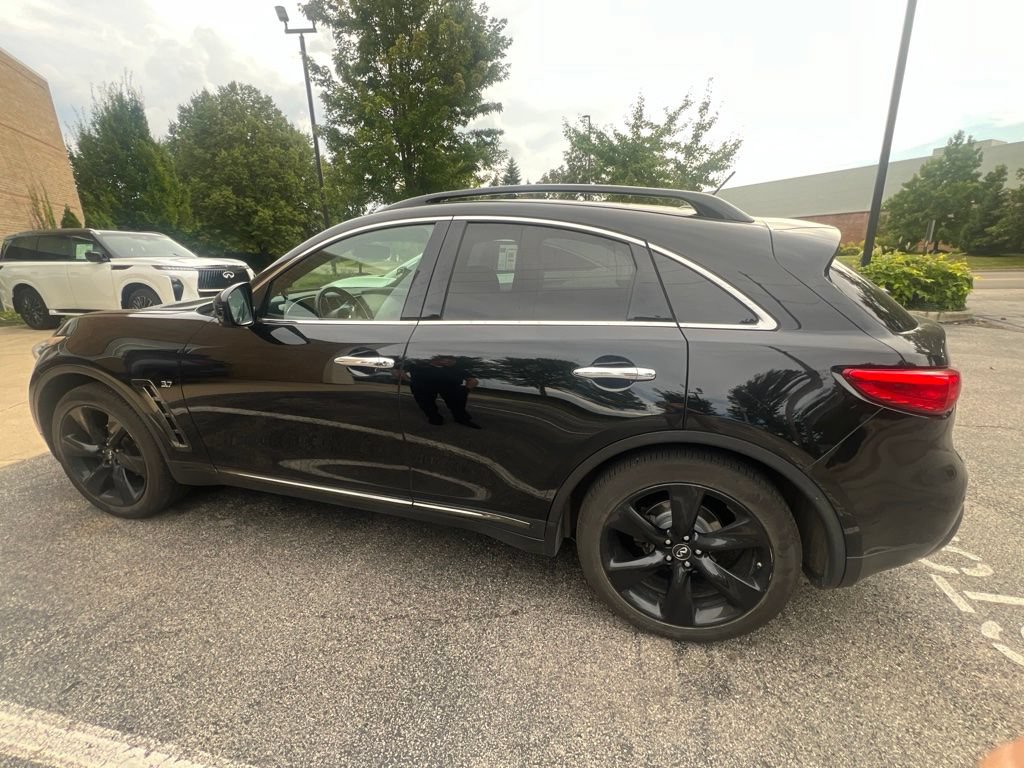 Used 2017 INFINITI QX70 AWD w/ Premium Package image 5