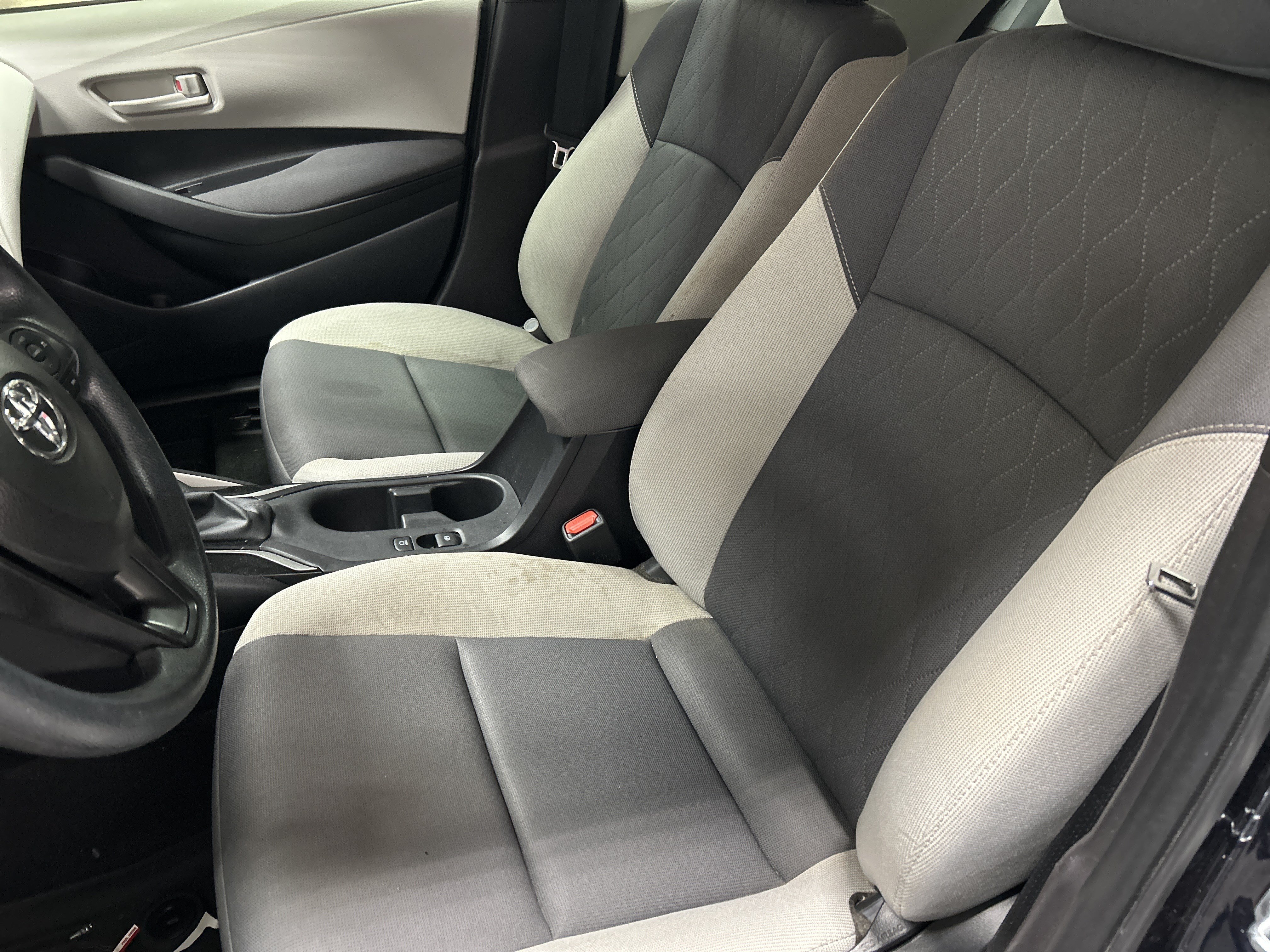 Used 2025 Toyota Corolla LE FWD image 6