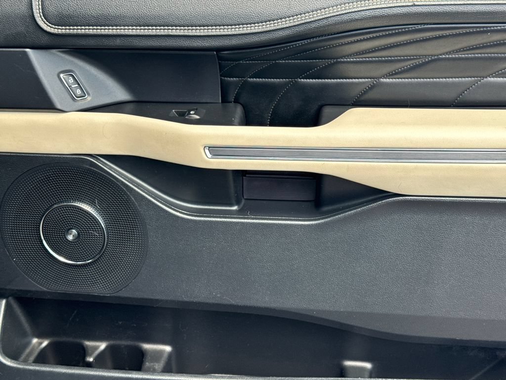 Used 2019 Ford Expedition Platinum AWD/4WD image 15