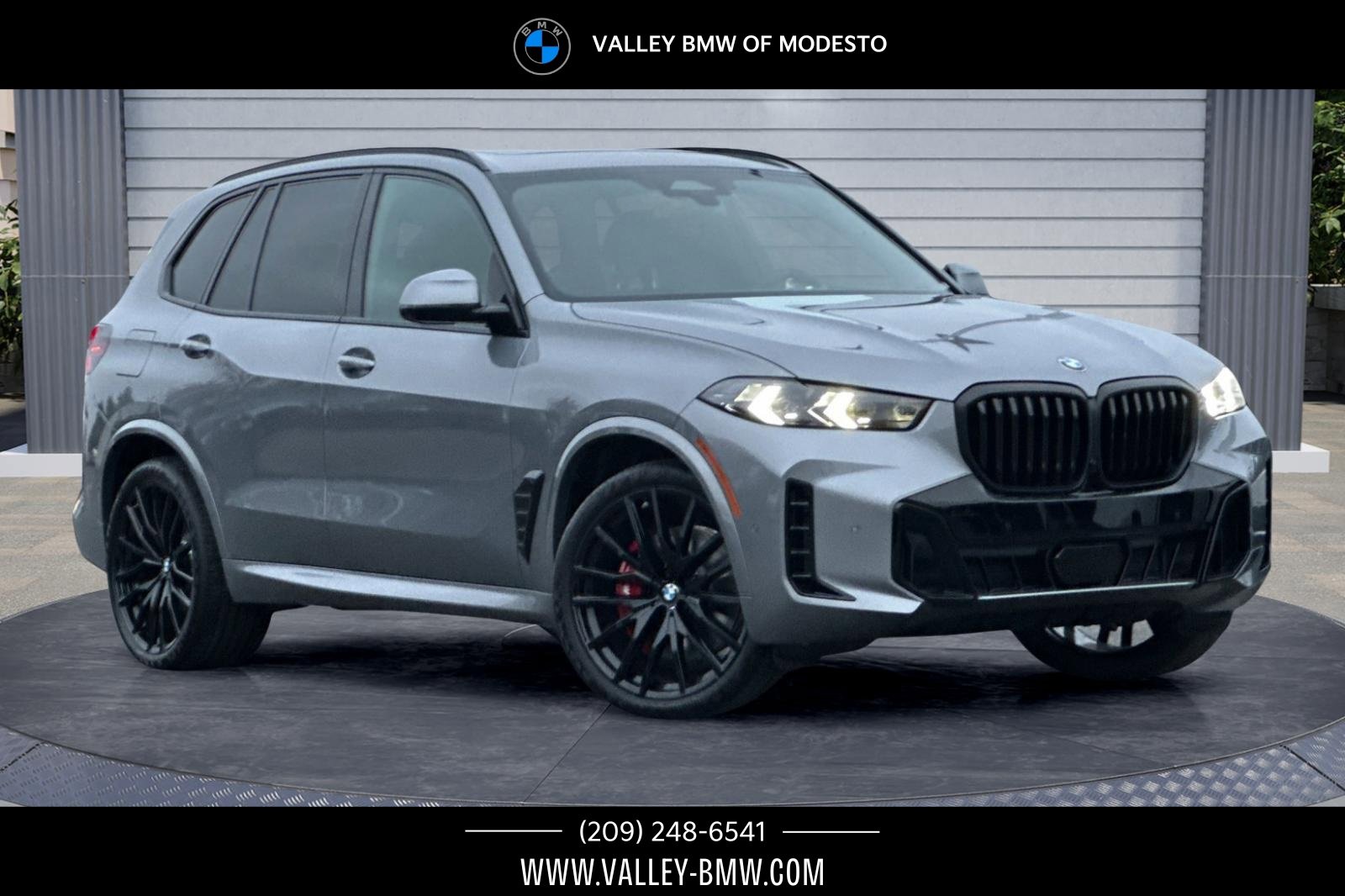 New 2026 BMW X5 xDrive40i w/ M Sport Package image 1