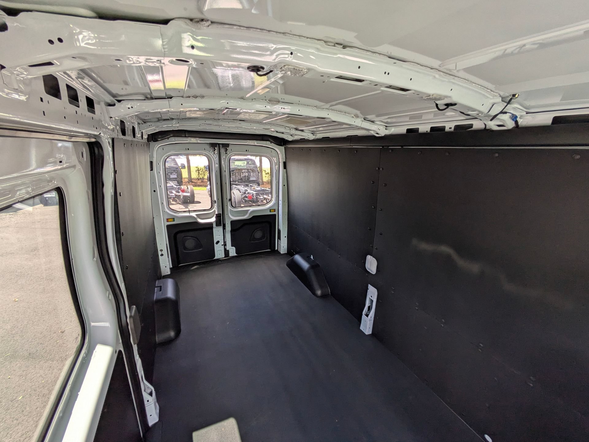New 2025 Ford Transit 250 148 Medium Roof w/ Load Area Protection Package RWD image 14