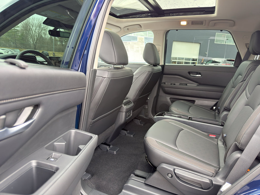 New 2026 Nissan Pathfinder SL image 30