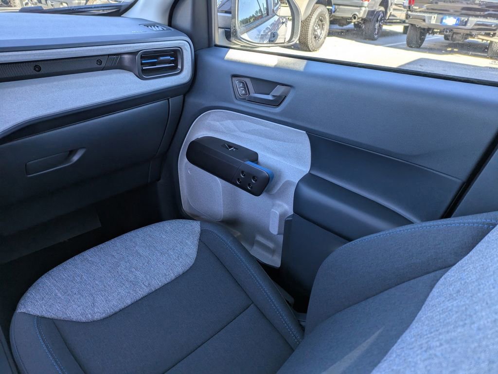 New 2025 Ford Maverick XLT w/ XLT Luxury Package image 18