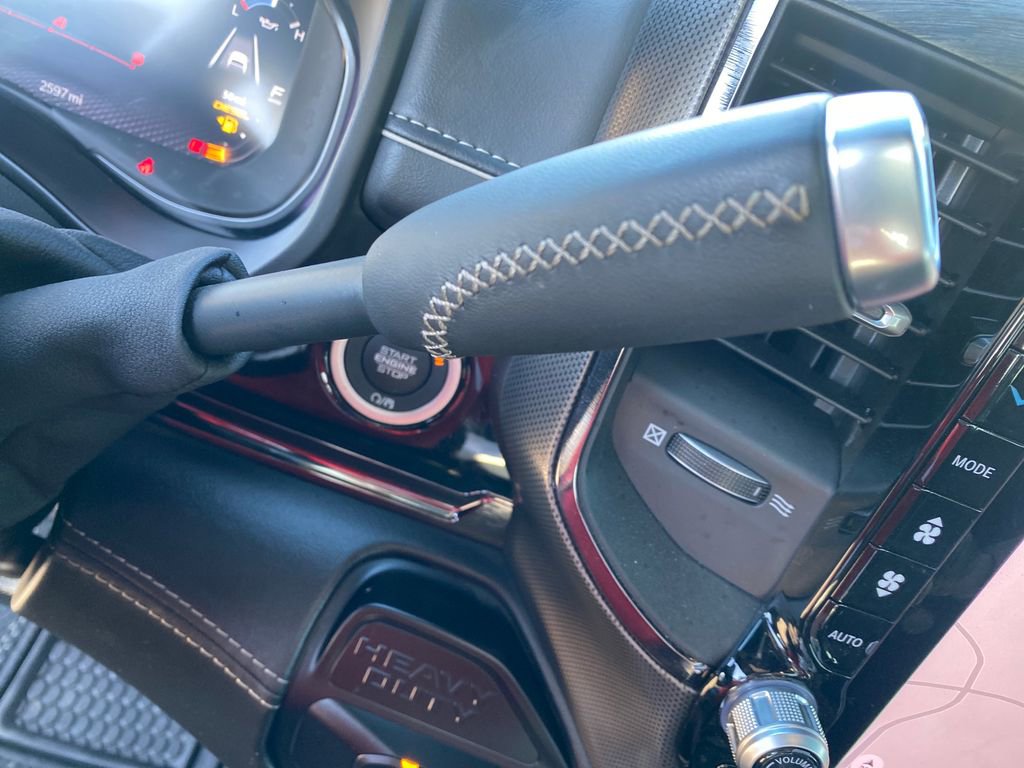 Used 2025 RAM 3500 Limited AWD/4WD image 25