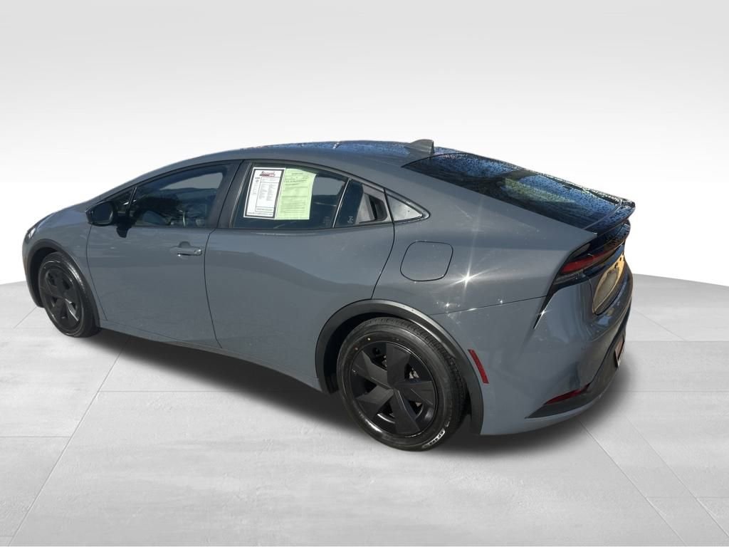 Used 2023 Toyota Prius LE image 19