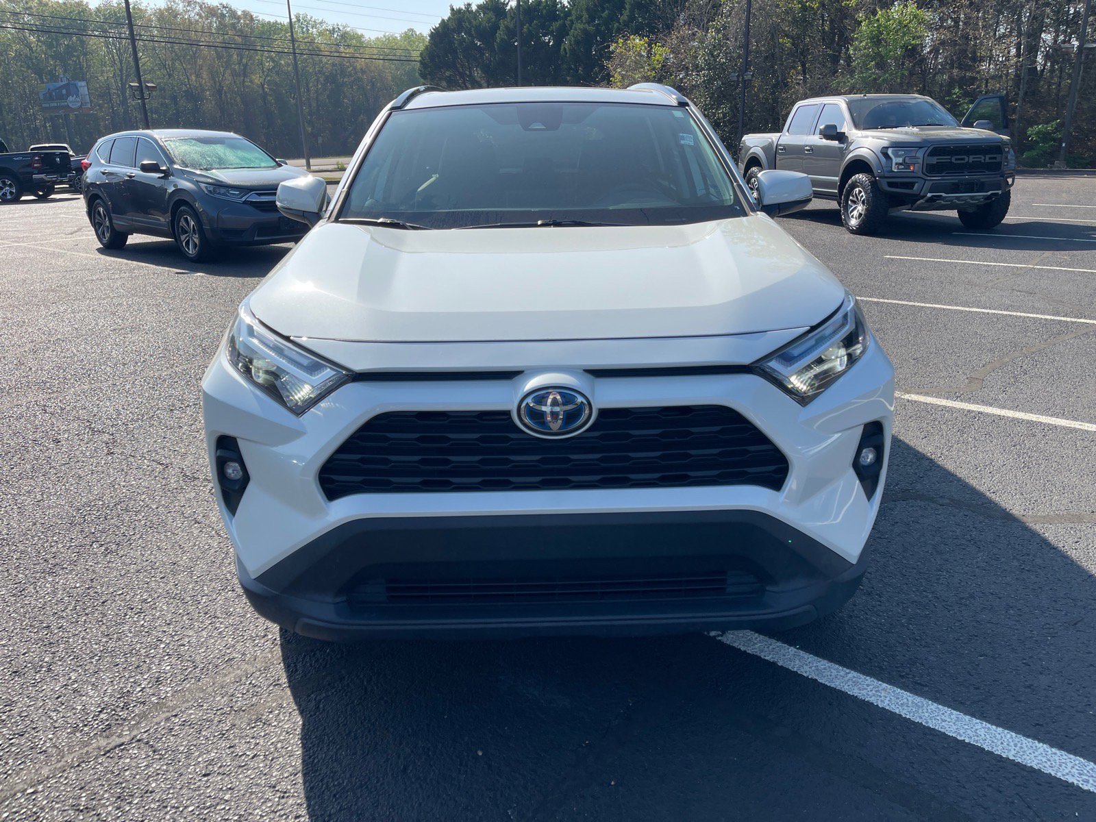 Used 2022 Toyota RAV4 XLE Premium image 2