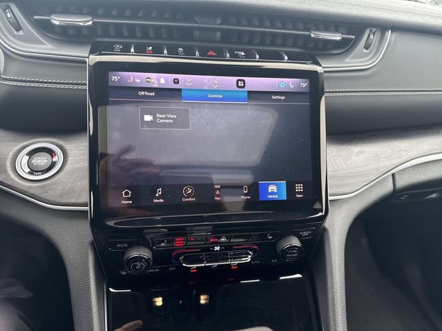 Used 2023 Jeep Grand Cherokee Limited w/ Black Appearance Package image 26