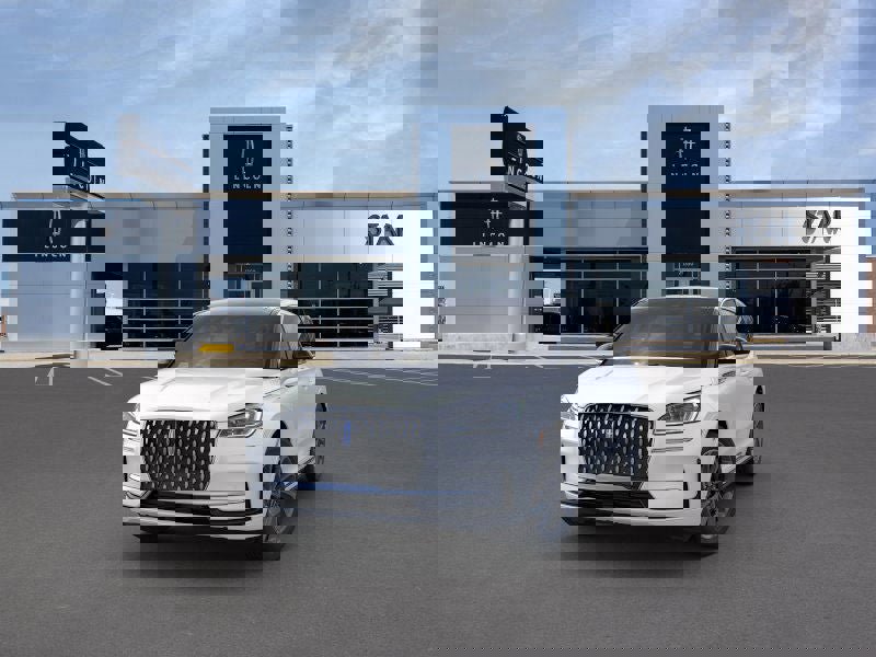 Used 2023 Lincoln Corsair Grand Touring w/ Equipment Group 302A image 2