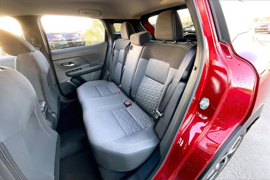 Used 2025 Nissan Kicks SV image 24