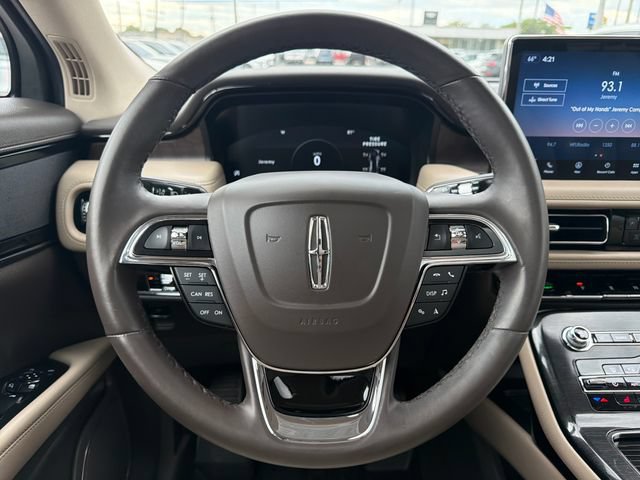 Used 2023 Lincoln Nautilus Reserve AWD/4WD image 17