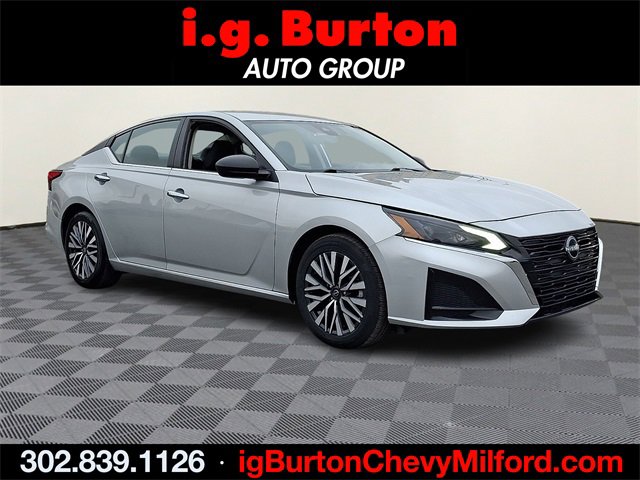 Used 2024 Nissan Altima 2.5 SV image 1